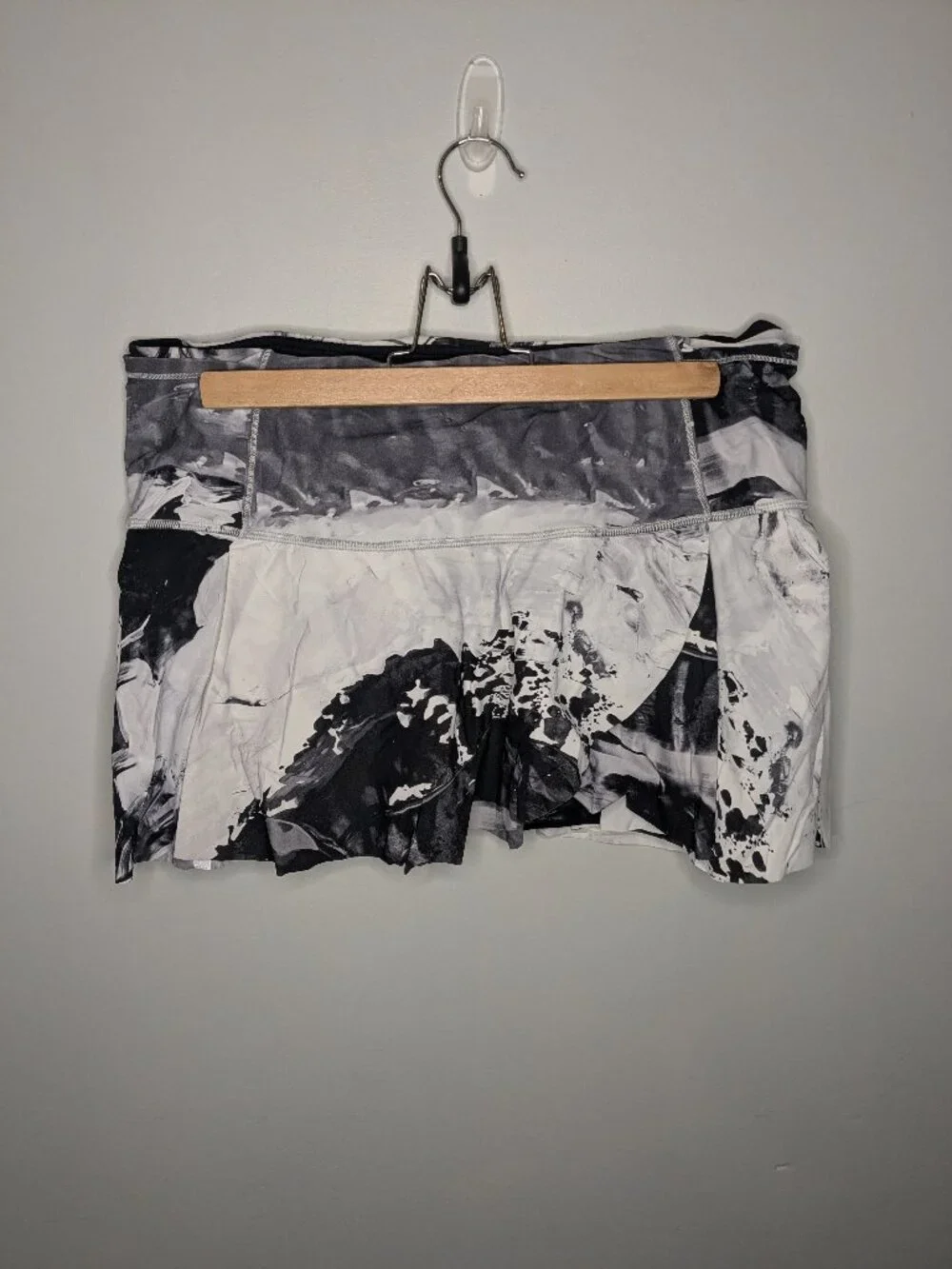Lululemon Skirt Size 8